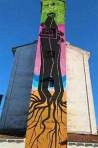 Los artistas Tony Bustos, Abel Criado o Digo Diego muestran sus obras en el 'Contenedor de Arte' de Olivenza (Badajoz)