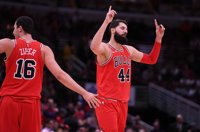 Un sensacional Mirotic brilla junto a Ibaka y Abrines