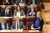 Cifuentes acusa a Podemos de estar creando una "imagen tercermundista" de la Sanidad madrileña