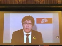 Carles Puigdemont critica el 155: "Para comprar un fonendoscopio hay que jurar la Constitución"