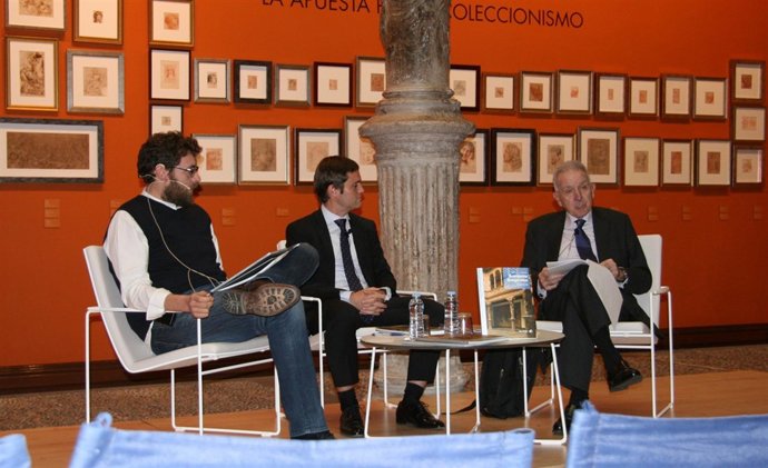 Presentación de la revista a los medios de comunicación este jueves.