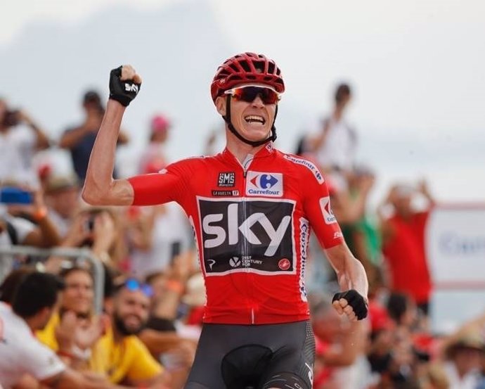 Chris Froome celebra el triunfo en Cumbre del Sol en La Vuelta