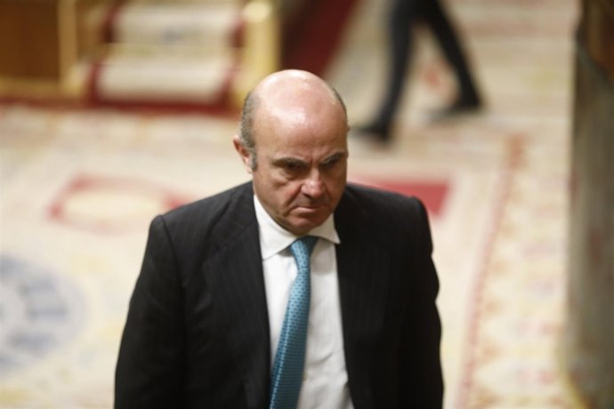 Luis de Guindos en la sesión de control al Gobierno en el Congreso