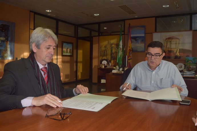 1 Nota Y 1 Foto Junta (Acuerdo Colaboración Educación Y Aiqbe)