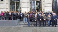 Representantes políticos y trabajadores de la DPZ guardan un minuto de silencio en recuerdo a Víctor Laínez