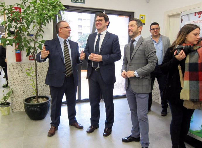 Visita del alcalde a las instalaciones del Colegio Delibes en Salamanca