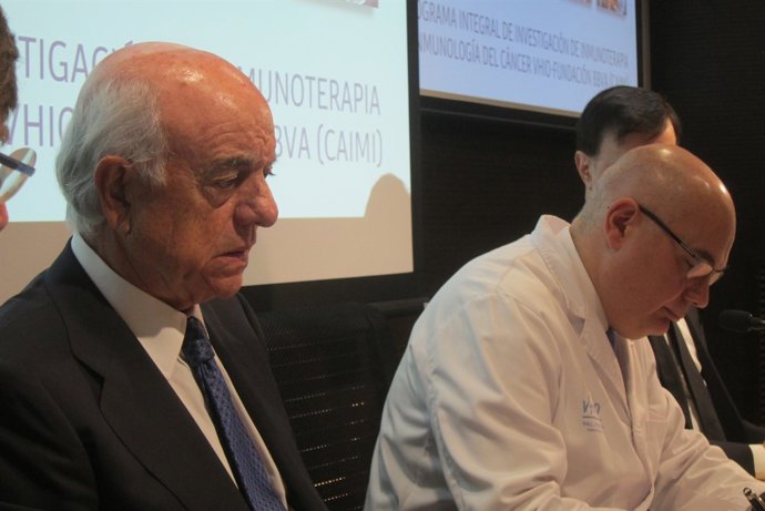 El pres. De la Fund.BBVA F.González i el dtor.Del VHIO J. Tabernero