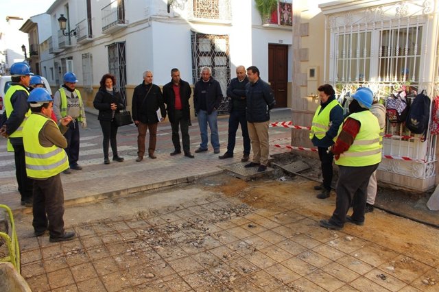 Guillermo Casquet ha visitado las obras del PFEA en Huércal-Overa.
