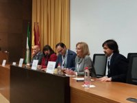 Profesionales y pacientes participan en la I Jornada sobre cáncer de pulmón en el Hospital Macarena de Sevilla