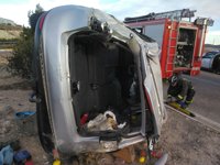 Herido grave un hombre al colisionar con la mediana el coche que conducía y volcar en Bullas (Murcia)