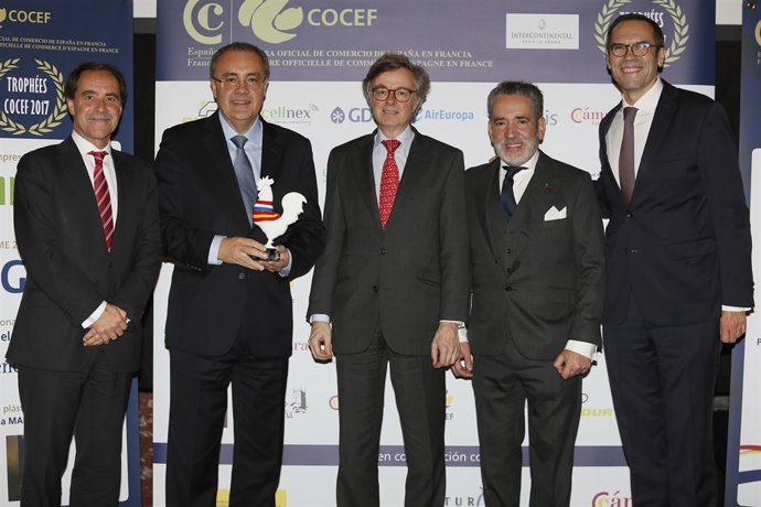 Tobias Martinez (Cellnex) recull el guardó de la Cocef