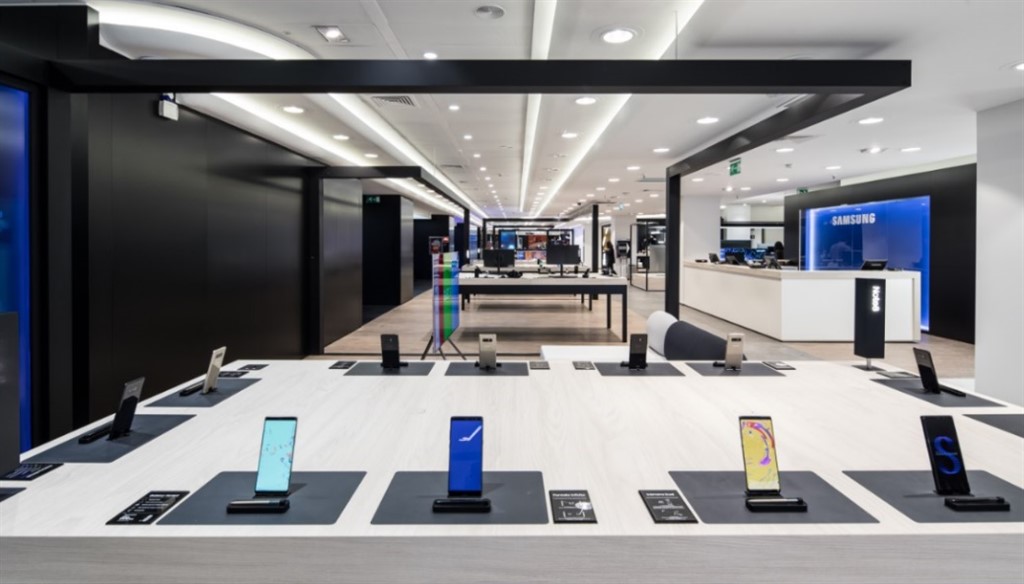 Samsung inaugura su mayor tienda de España en El Corte Inglés de Callao