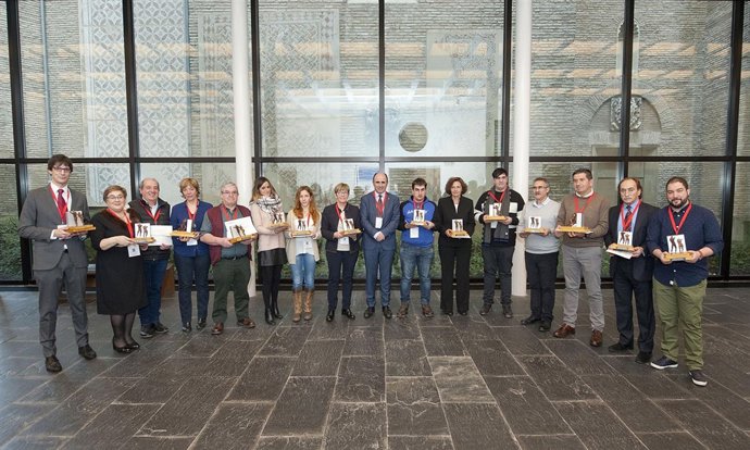 Foto de grupo con los premiados