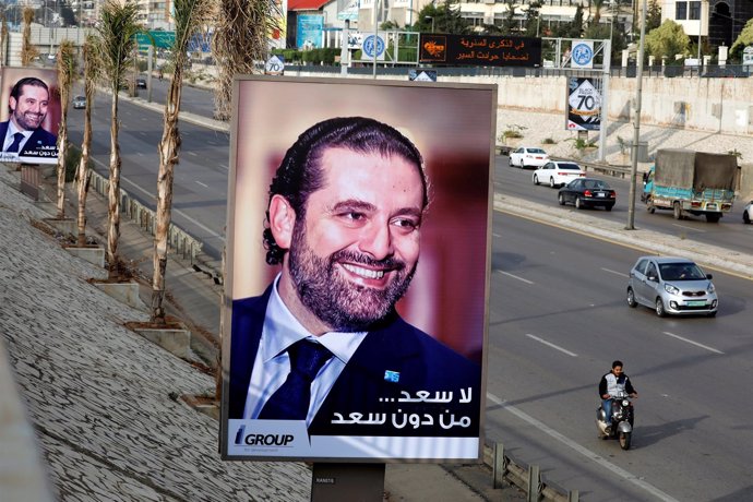 Cartel con la imagen de Saad Hariri