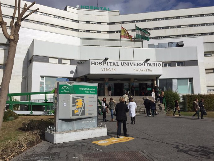 Fachada del Hospital Macarena de Sevilla