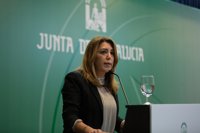 Susana Díaz anuncia medidas para "no alterar la jornada presencial y que no haya despidos" tras el fallo de las 35 horas