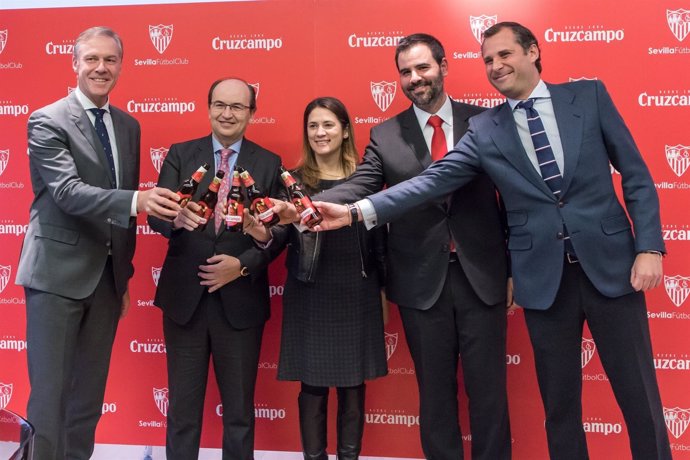 Cruzcampo renueva su patrocinio con el Sevilla FC durante cinco temporadas más.