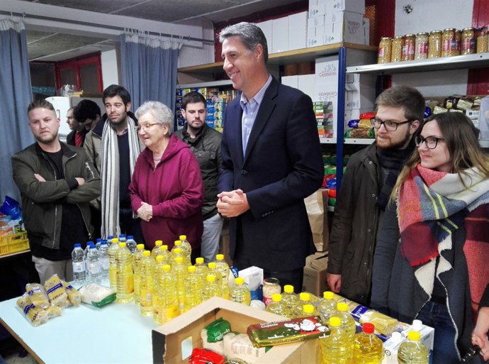 Xavier García Albiol en un acte electoral a Càritas