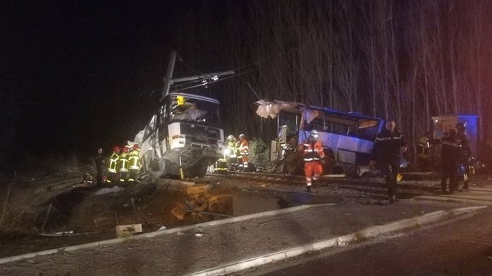 Accidente entre un tren y un autobús en Millas (Francia)