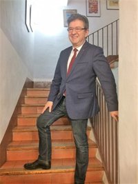 Jean-Luc Mélenchon cree que Valls apoya a Cs y PP porque le gusta "la pelea, exagerar e incendiar"