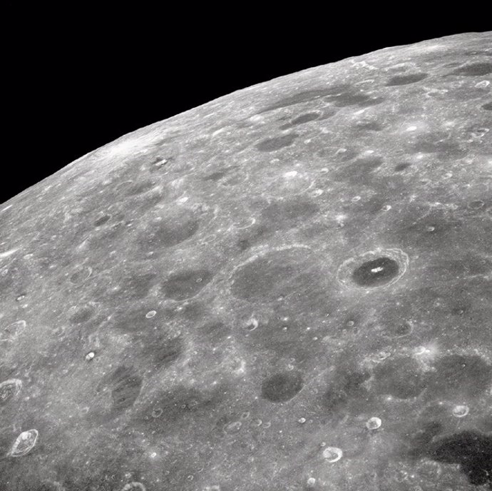 La superficie de la Luna vista por Apollo 8