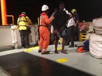 MSF y la Marina italiana rescatan a más de 160 personas a la deriva en el Mediterráneo