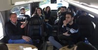 Albiol (PP) viaja en el bus de los periodistas para ir su mitin de Girona con Santamaría