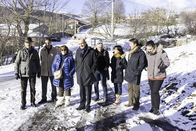 Mazón inaugura el acondicionamiento de las calles