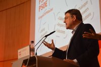 Puig pide huir de los "centralismos" y convertir al PSPV en el "pegamento" de la Comunitat