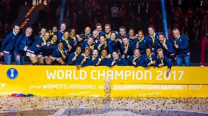 Francia destrona a Noruega en el balonmano femenino mundial