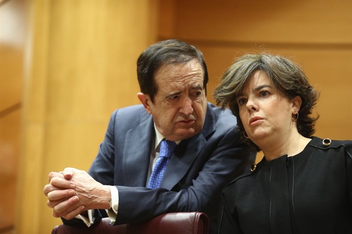 Santamaría i Juan José Lucas en el Senat