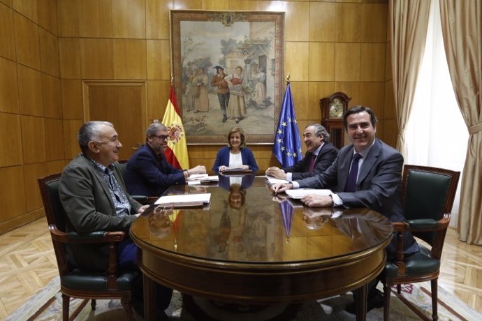 Fátima Báñez se reúne con Unai Sordo, Pepe Álvarez, Juan Rosell y Garamendi