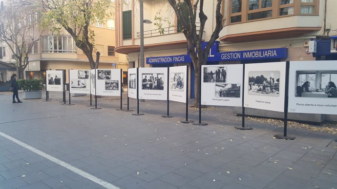 Exposición en la calle Blanquerna de Palma