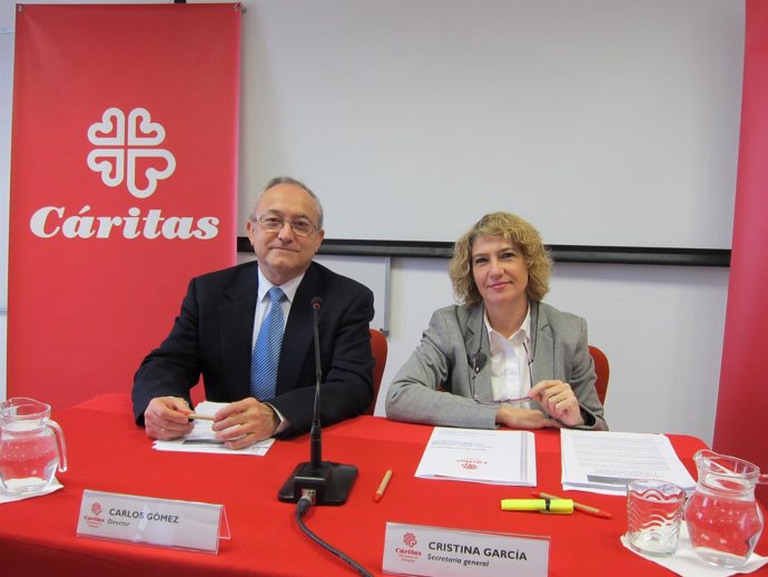 Carlos Gómez Bahillo y Cristina García, en rueda de prensa en Cáritas 