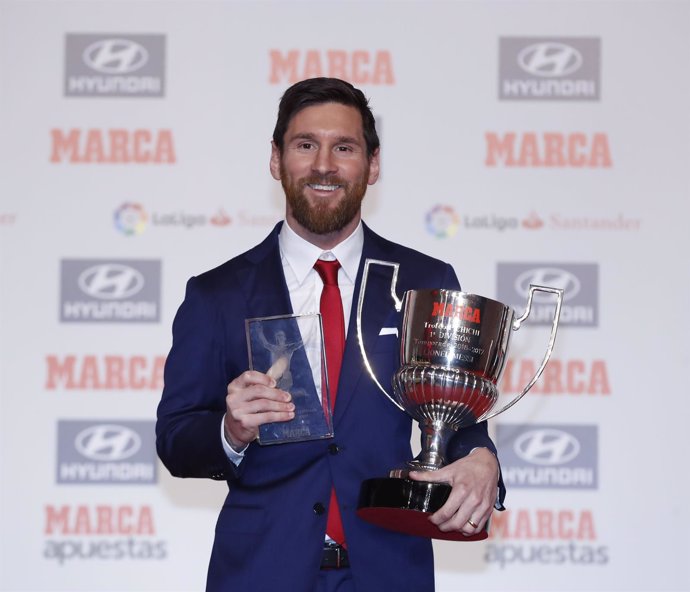 Leo Messi recibe el premio Pichichi