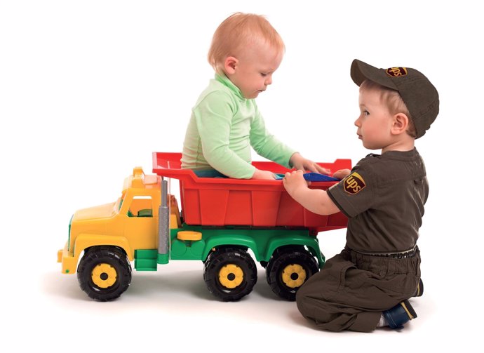 UPS ayuda a niños desfavorecidos con su campaña anual de recogida de juguetes 'U