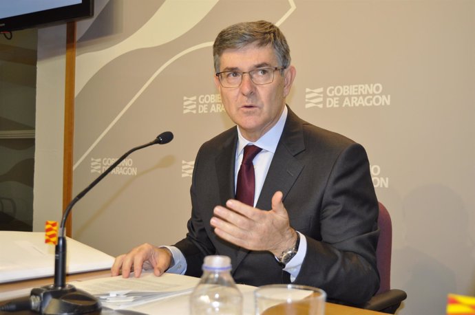 El consejero de Presidencia de Aragón, Vicente Guillén