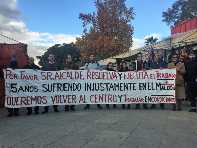 Comerciantes de la asociación San Esteban y grupos en la oposición