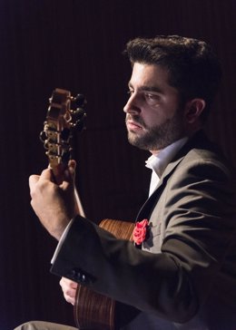 El prestigioso guitarrista Rafael Aguirre 