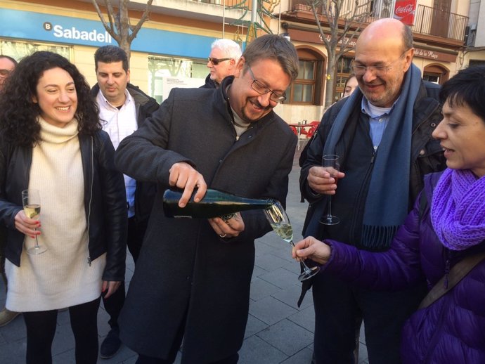 Xavier Domènech y Javier Gallego (CatECP) con representantes del sector del cava