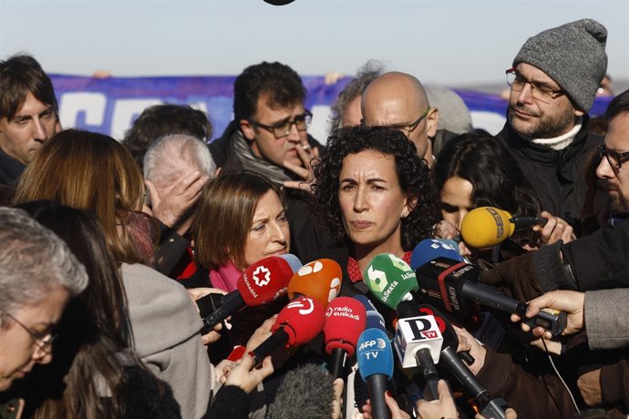 Marta Rovira i Carme Forcadell en l'acte de campanya d'ERC en Estremera