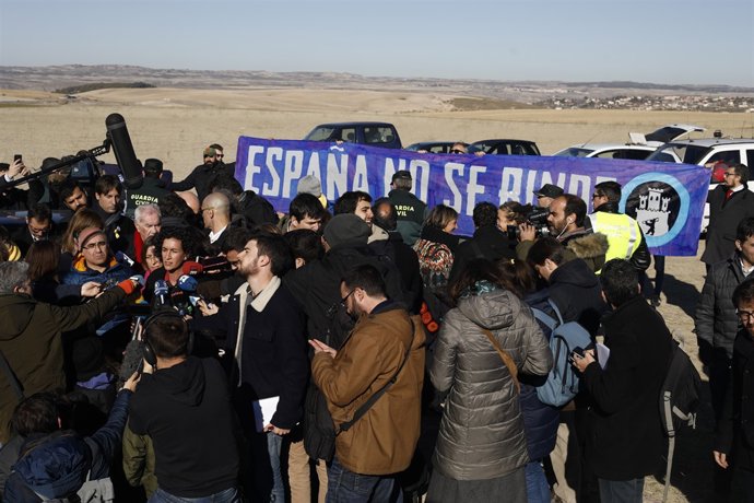 Membres d'Hogar Social intenten boicotejar l'acte de campanya d'ERC
