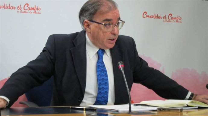 Mora en rueda de prensa                   