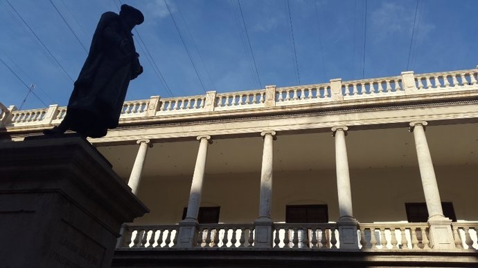 Edificio Histórico de La Nau 