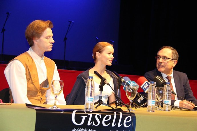 Nota Ballet Giselle En El Tmce.Doc