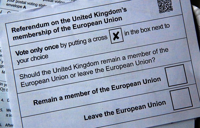 Papeleta del referéndum sobre la continuidad de Reino Unido en la UE