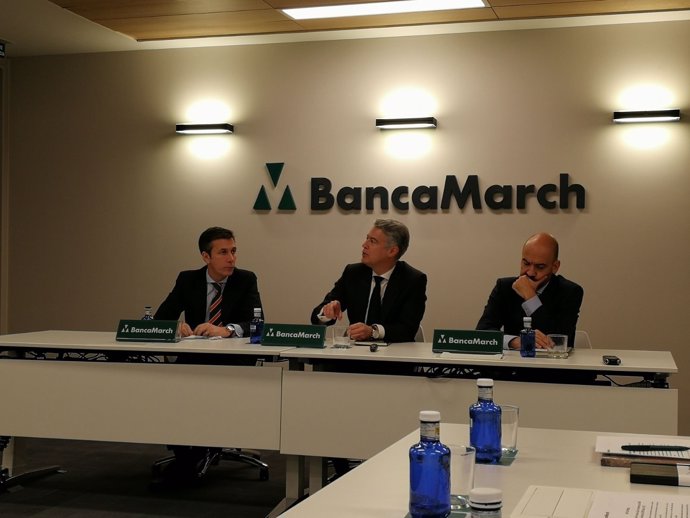 Expertos de Banca March durante su previsión de perspectivas para 2018
