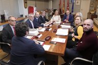 Cifuentes aboga por un "bloque constitucionalista" que devuelva a Cataluña a "la senda del progreso"