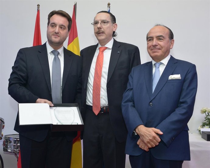 Pedro Arellano, José Estévez Martínez y Pablo Zaldívar Miquelarena