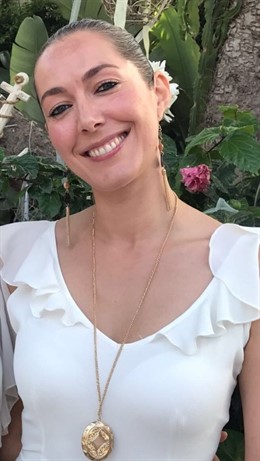 Banco Santander y Fundación Universia entregan 51 becas a accionistas Santander 